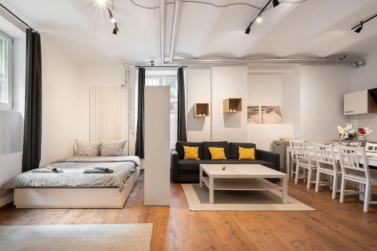 Munich City - Apartment 2 Bedroom With Great Kitchen Germany