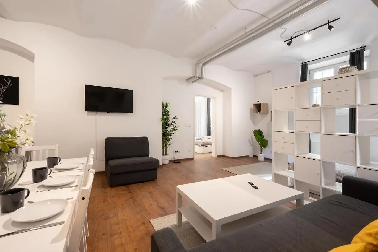 Munich City - Apartment 2 Bedroom With Great Kitchen